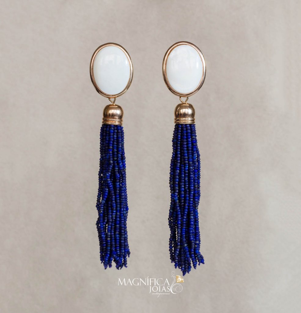 brinco dourado tassel com franja azul semijoia