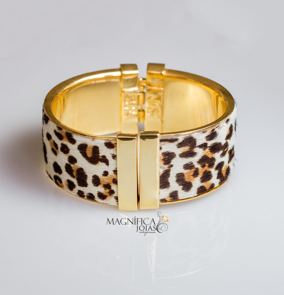 Bracelete dourado com estampa animal print de oncinha onça semijoia