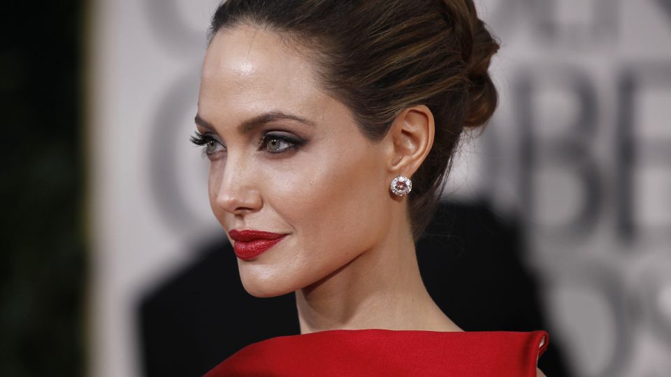 Angelina Jolie com um ponto de luz diamante 